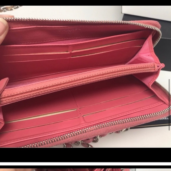 Chanel wallet  pink color.used but good condition.Made in Spain - Picture 3 of 5
